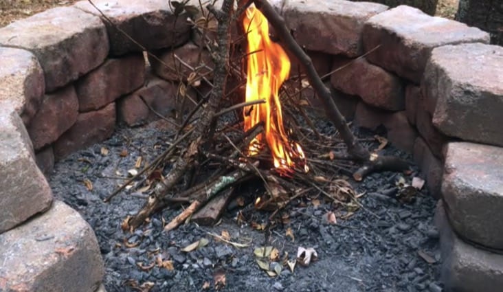How To Build A Bonfire - Bugoutbill.com